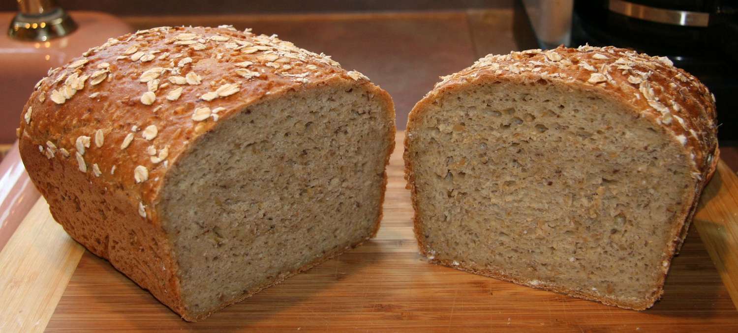 Цельнозерновая пшеничная и стальная овсяная хлеб-хлеб с длинной ферментацией