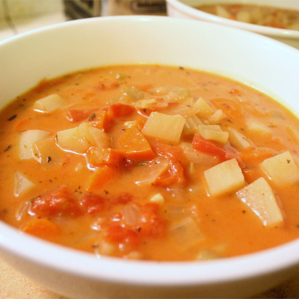 Коренастый томатный картофельный суп