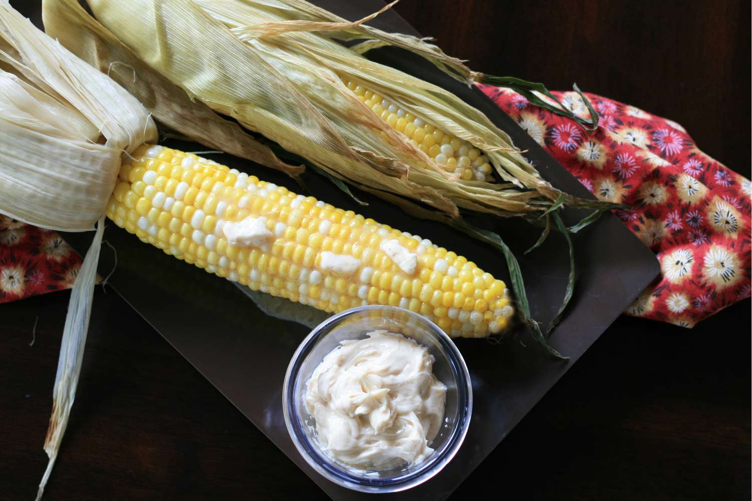 Копченая кукуруза в початках с бурбоновым маслом