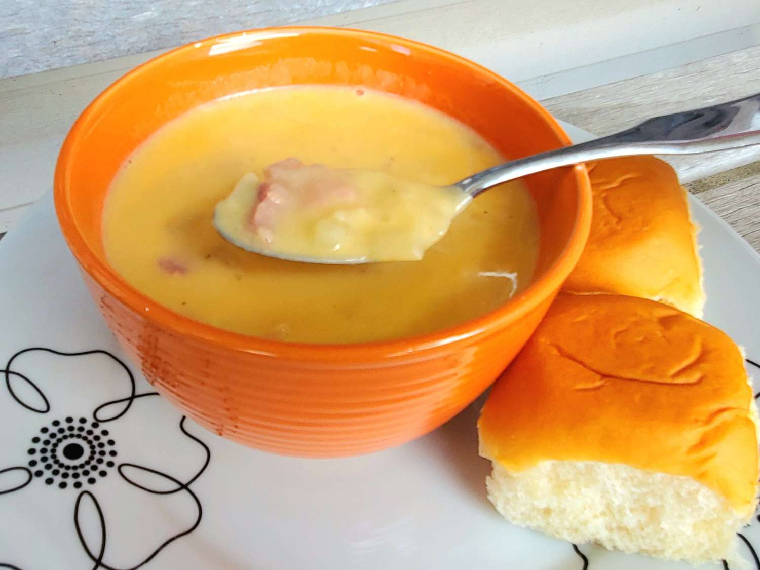 Ветчина, картофель и сырный суп