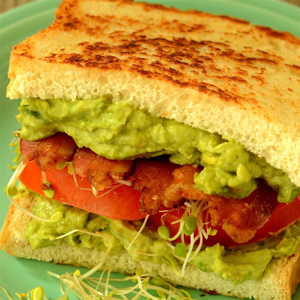 Полуночный сэндвич с авокадо закуски