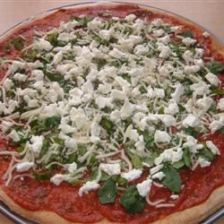Пицца из козьего сыра базилика