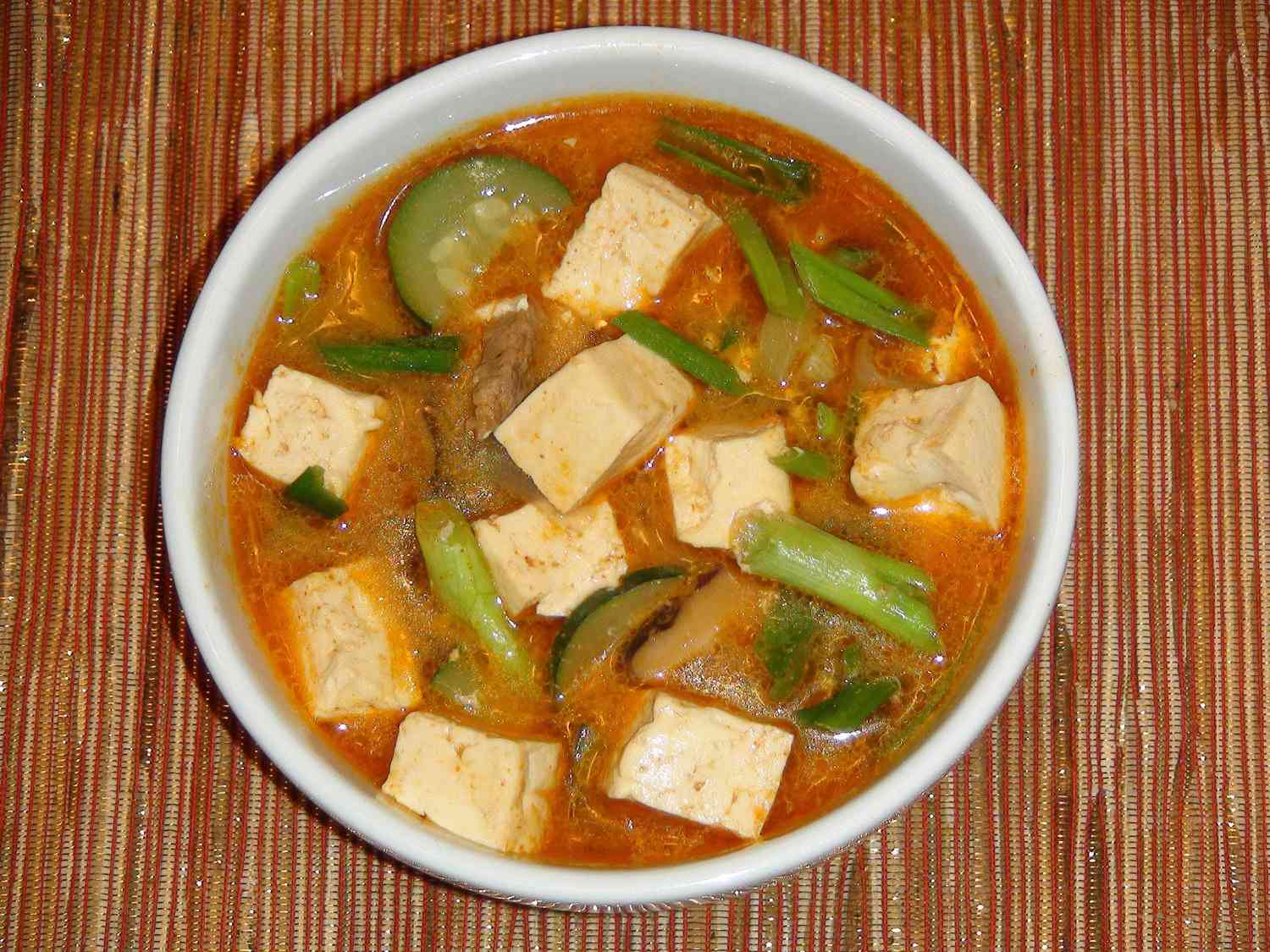 Корейский тофу и овощный суп