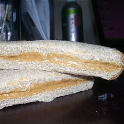 Арахисовое масло и сэндвич с медом