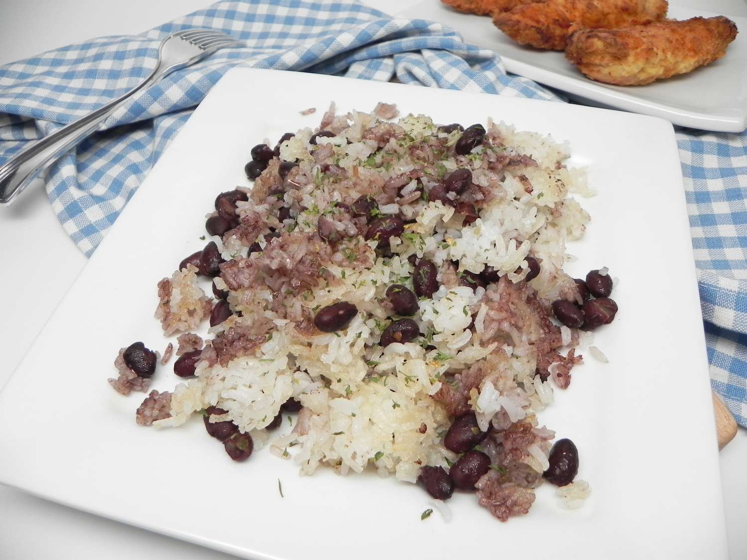 Жареный рис и бобы (галло pinto)