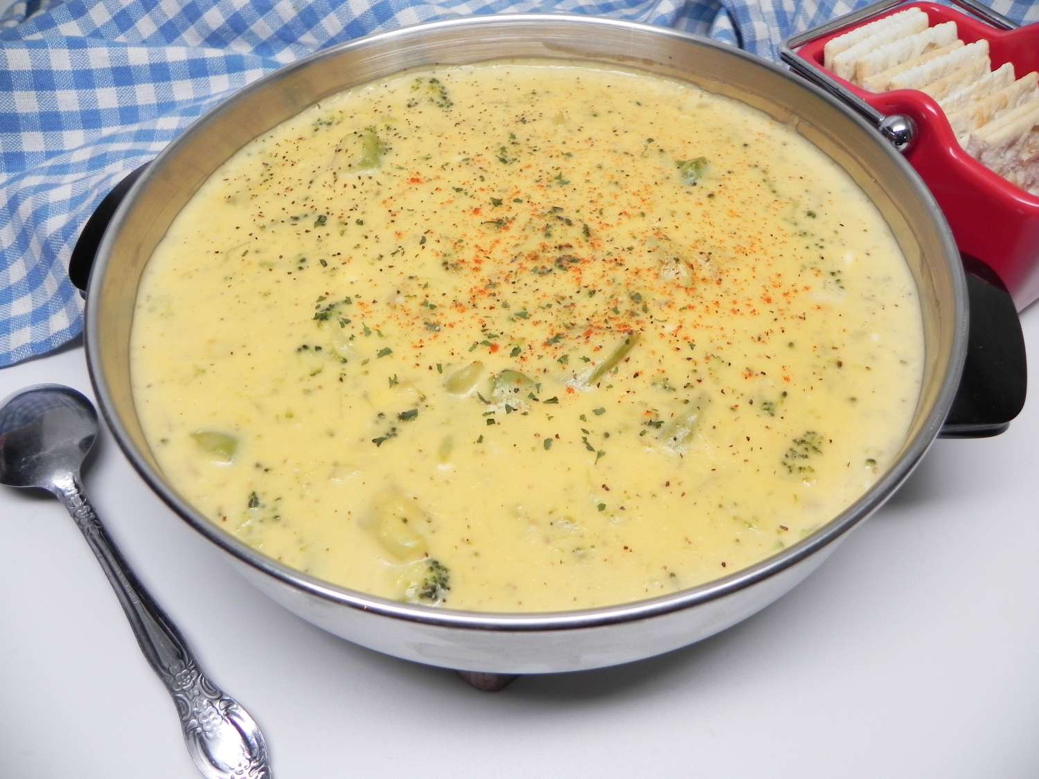 Медленная плита сырный суп из брокколи