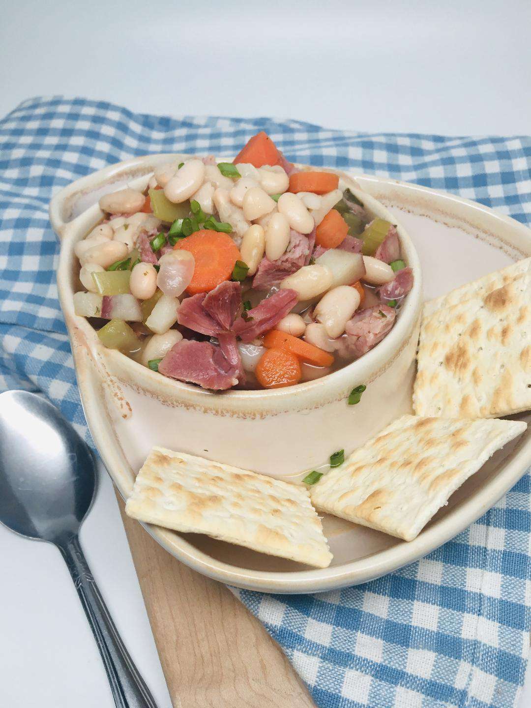 Pasulj (сербский суп из белой фасоли)