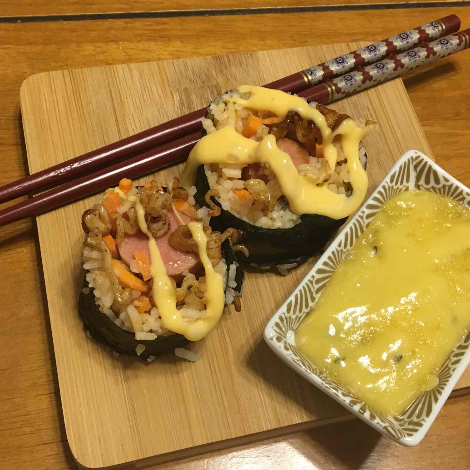 Японский японский соус желтка
