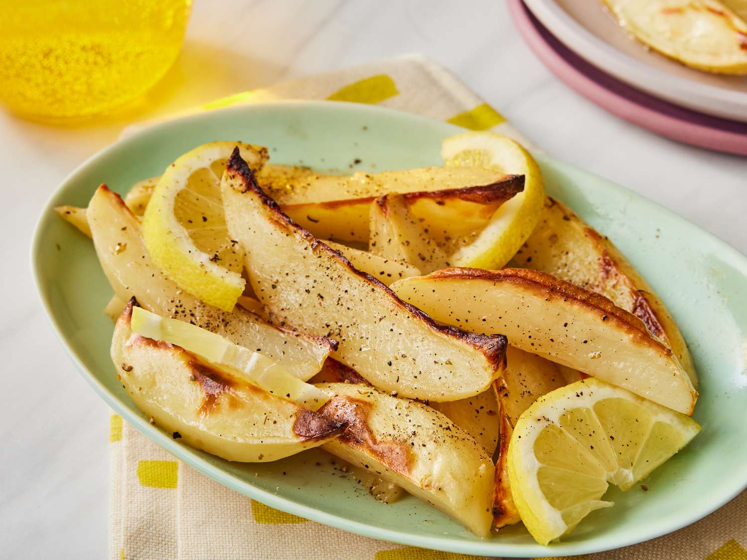 Жареный лимонный картофель в греческом стиле