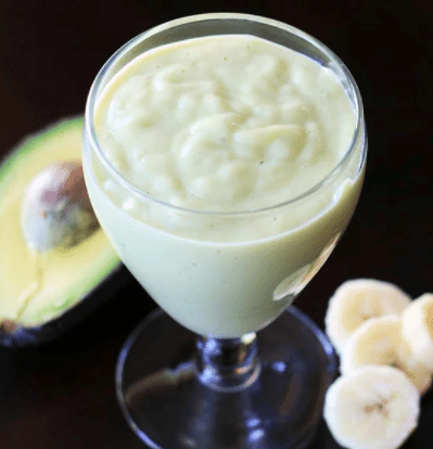Простой авокадо молочный коктейль