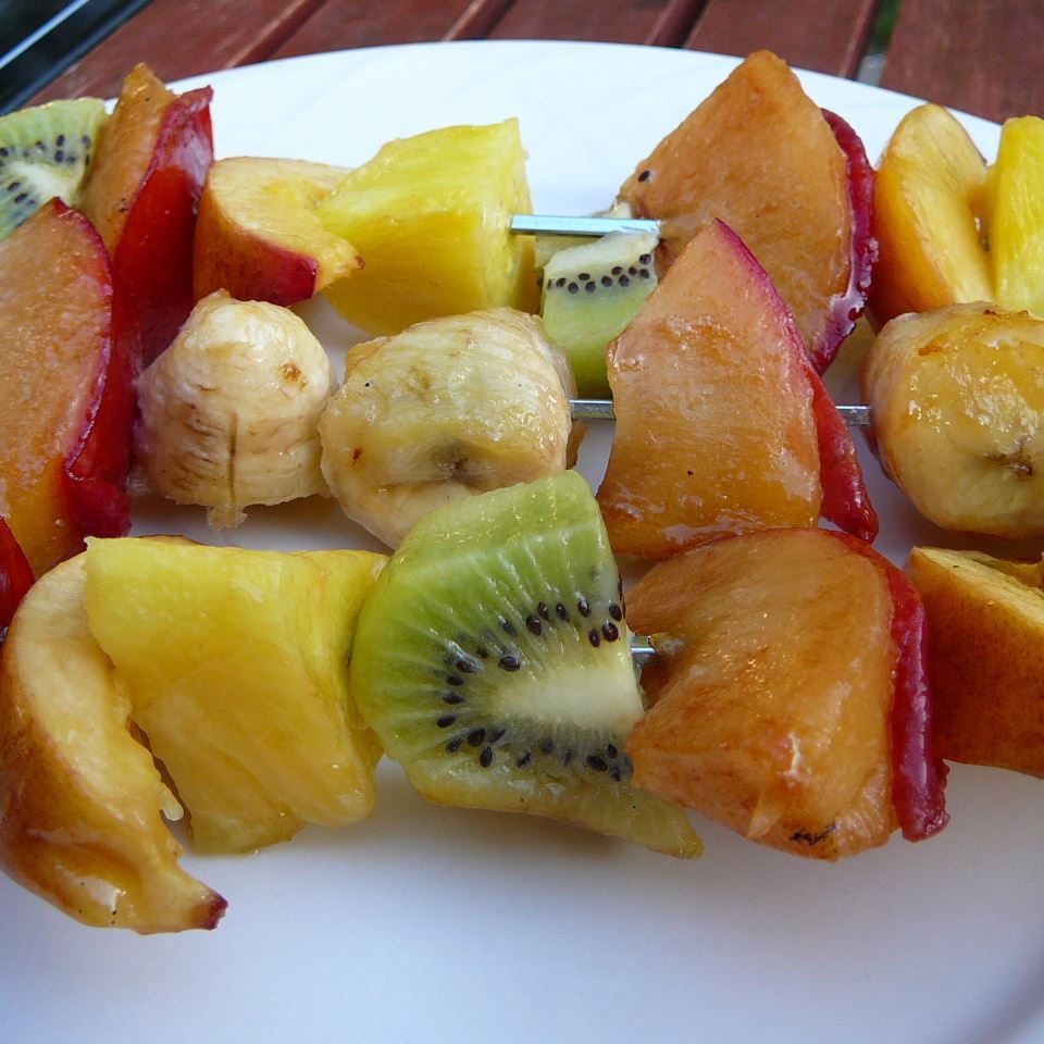 Жареные фрукты кабобс