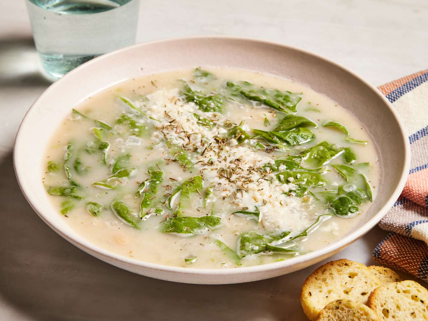 Сливочный итальянский суп из белой фасоли