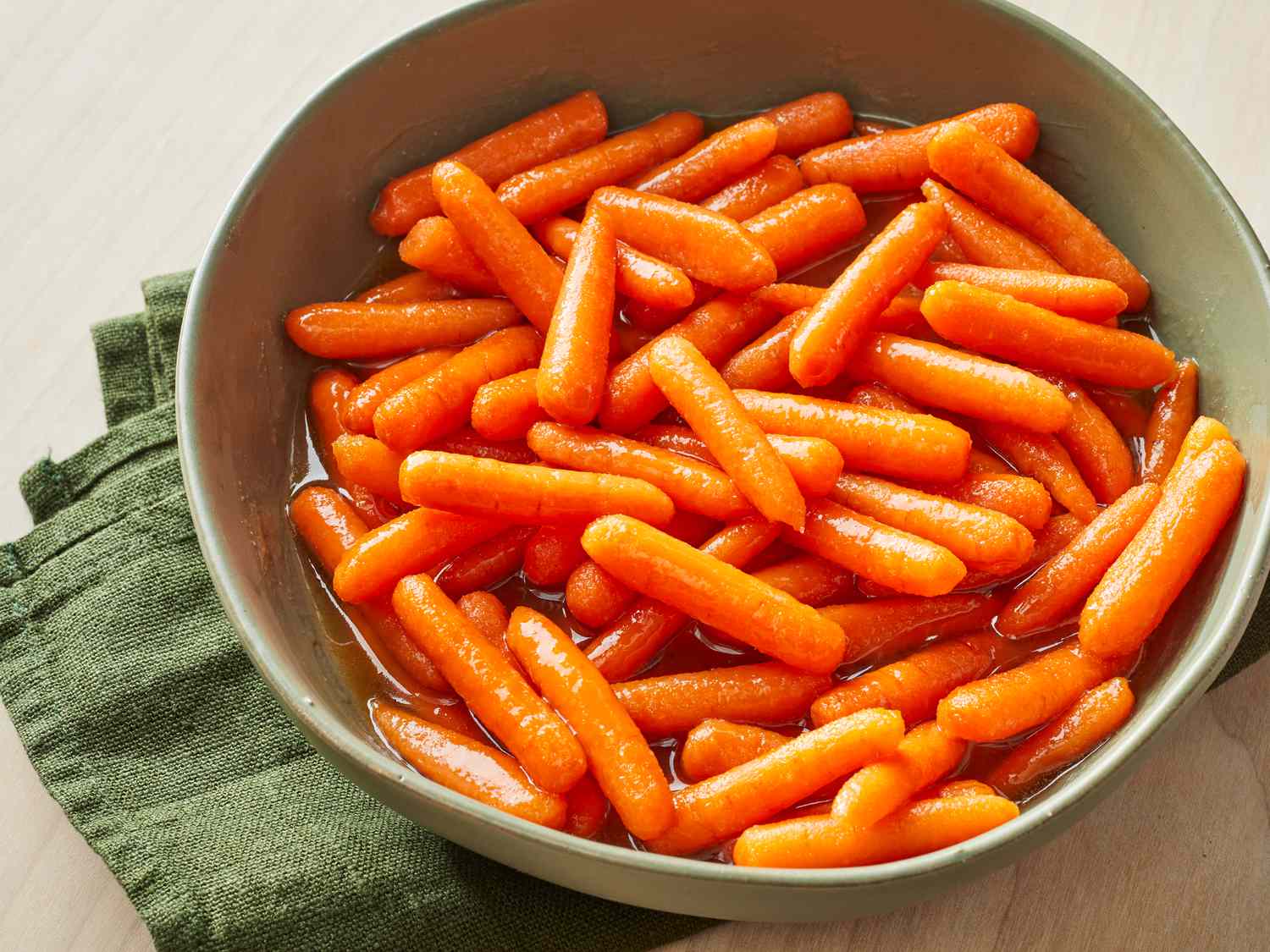 Сладкая детская морковь