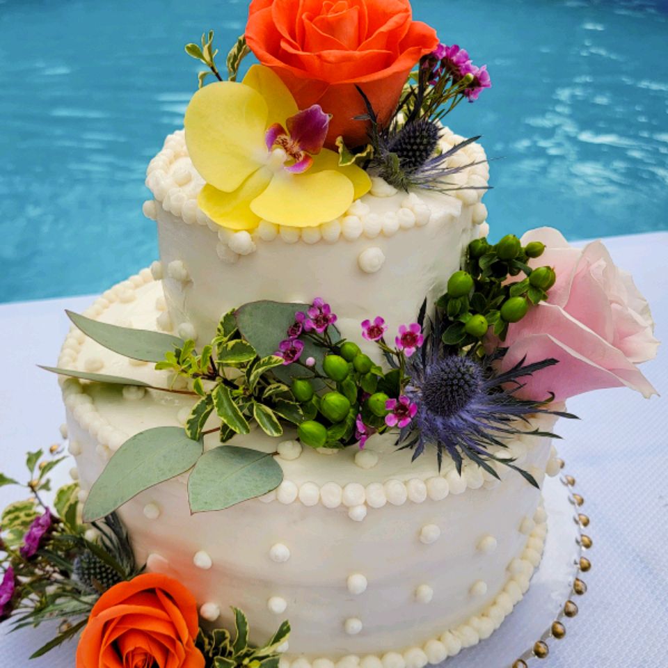 Свадебный торт белого миндаля