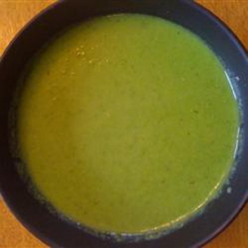 Простой, здоровый зеленый горох суп