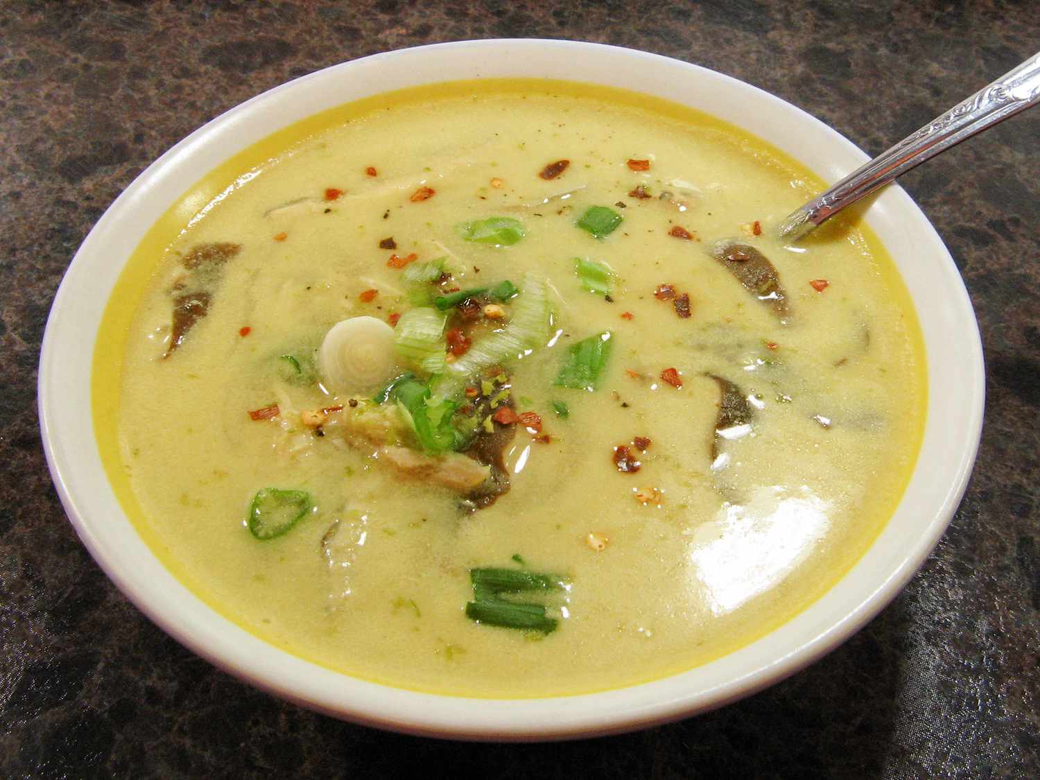 Подлинный тайский кокосовый суп